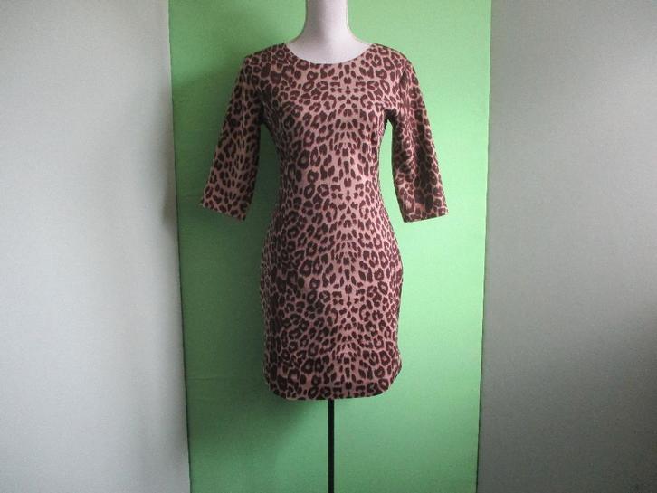 CHERRY KOKO jurk maat M (NIEUW), Kleding | Dames, Jurken, Nieuw, Maat 38/40 (M), Beige, Onder de knie, Verzenden