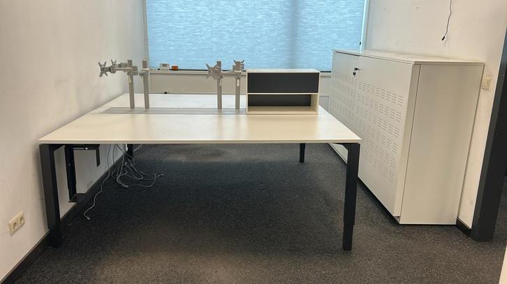 Pami / Grisberger Kantoorinrichting Bureau bespreektafel, Zakelijke goederen, Kantoor en Winkelinrichting | Kantoormeubilair en Inrichting