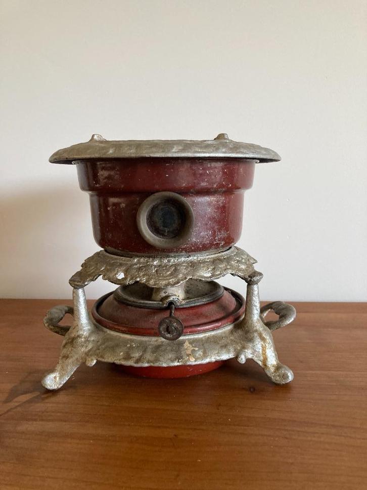 Vintage rood geëmailleerd gietijzeren petroleumstel, Antiek en Kunst, Antiek | Emaille, Ophalen of Verzenden