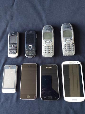   Oude mobiele telefoons voor de liefhebber 8 stuks
