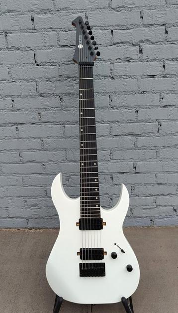 Spira S-407 7-snarige elektrische gitaar beschikbaar voor biedingen