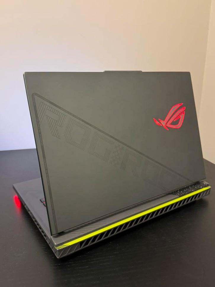 Gaming laptop - RTX 4070 - Intel Core i9 - 16 GB - 240 HZ, Computers en Software, Windows Laptops, Zo goed als nieuw, 16 inch