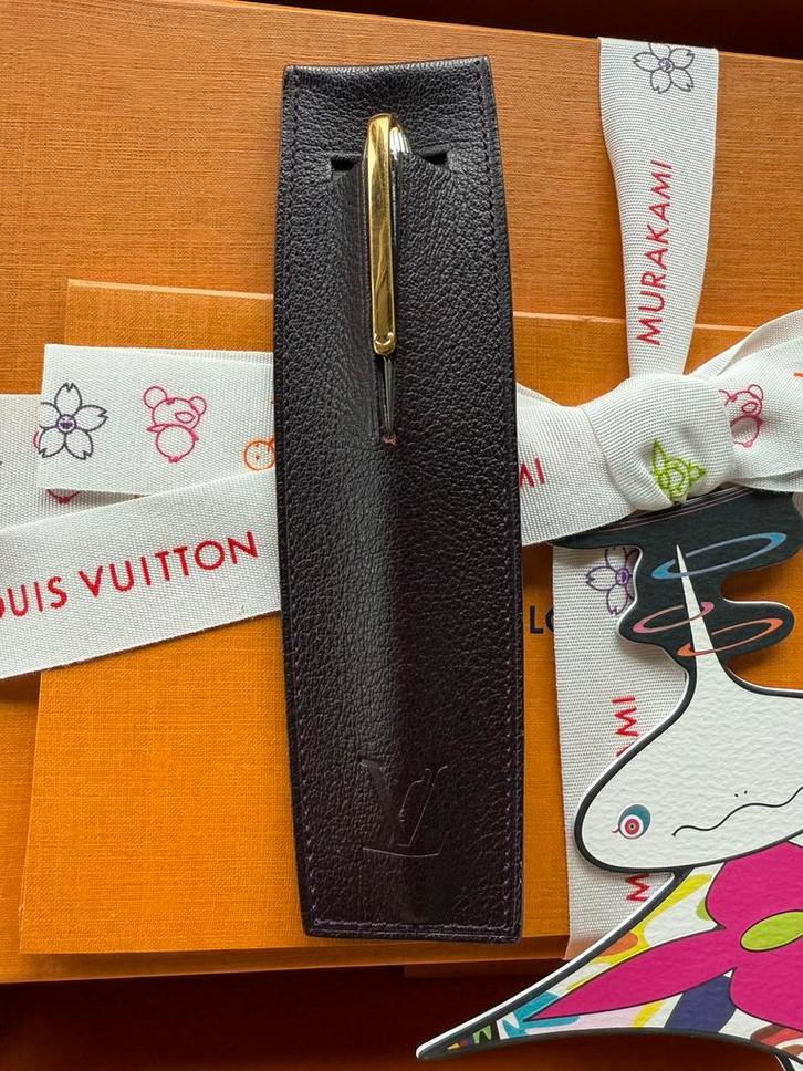 LOUIS VUITTON Leather Etui for Pen - Pen holder - Brown, Verzamelen, Pennenverzamelingen, Gebruikt, Overige typen, Overige merken