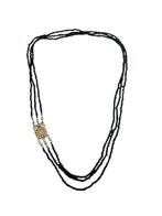 3rij-ig collier, antieke zwarte kralen en zilveren slot., Verzenden, Zilver, Ketting, Met edelsteen