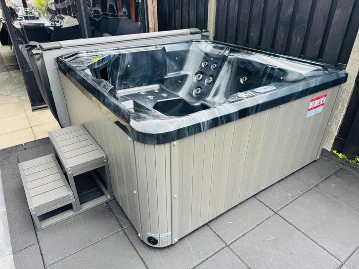 Nieuwe jacuzzi, all-in prijs 4995,-, Tuin en Terras, Bubbelbaden en Hottubs, Nieuw, Vast, Filter, Ophalen of Verzenden