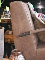 Mooie bruine stoel met armleuningen, Huis en Inrichting, Stoelen, Ophalen of Verzenden