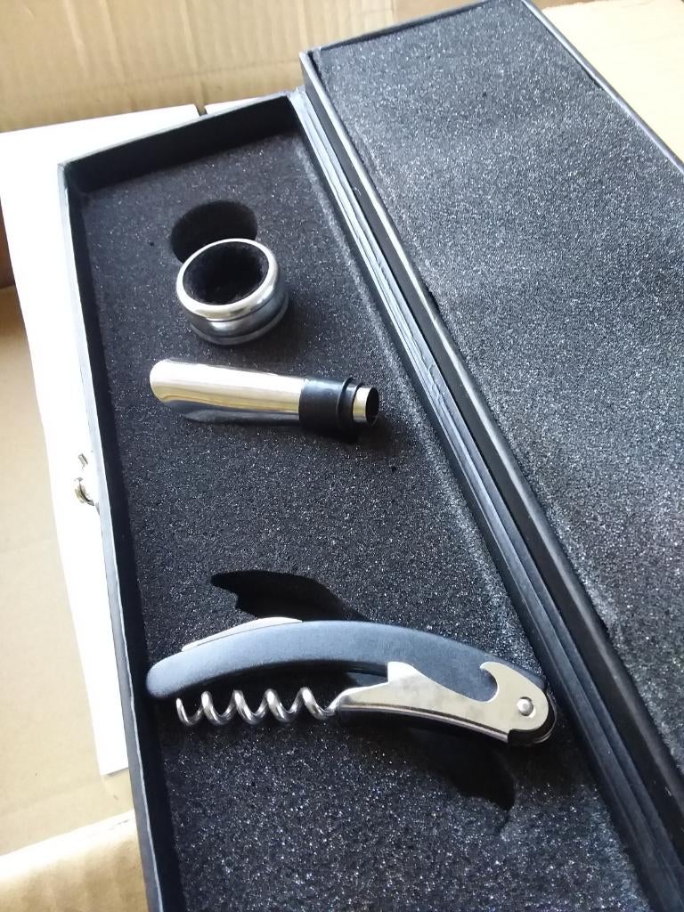 Wijnfles serveer sets, 100% nieuw   (totaal 8 stuks), Overige materialen, Overige typen, Nieuw, Ophalen of Verzenden