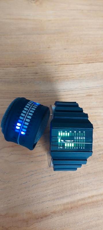 2x Time-It binaire horloge,s beschikbaar voor biedingen