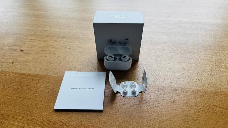 Apple AirPods Pro (1st Generation) in prima staat, Telecommunicatie, Mobiele telefoons | Oordopjes, Zo goed als nieuw, In gehoorgang (in-ear)