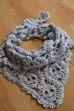 Gehaakte skull shawl , sjaal , wrap , doodshoofd  grijs blau, Kleding | Dames, Nieuw, Maat 38/40 (M), Sjaal, Verzenden