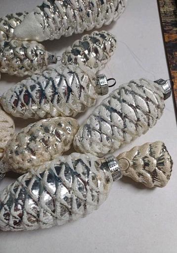 lot: 11 oude dennenappel kerst zilver antieke kerstballen beschikbaar voor biedingen