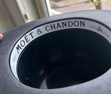 Moët & Chandon Champagnekoeler - Hoed Design beschikbaar voor biedingen
