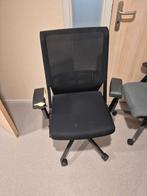 5 oude bureau stoelen, Ophalen