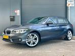 BMW 1-serie 118i Corporate Lease SPORT AUTOMAAT NAVI BLUETOO, Gebruikt, Leder en Stof, Bedrijf, 650 kg
