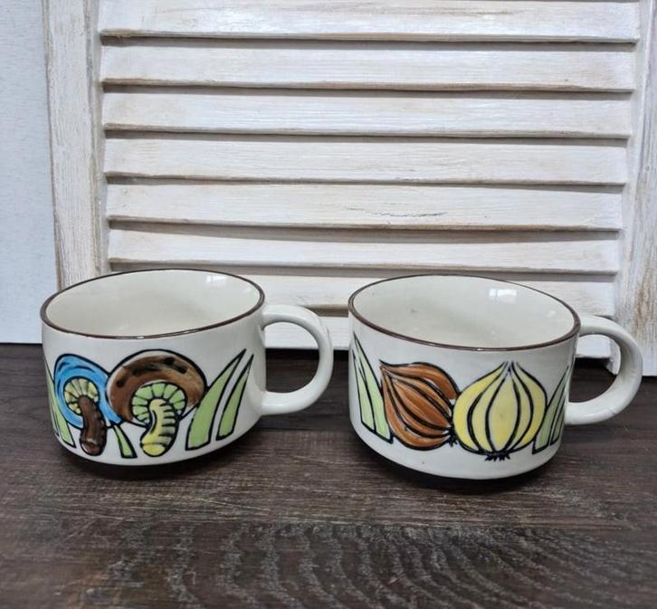 Diverse vintage aardewerk soepkommen,  per 2 stuks, Huis en Inrichting, Keuken | Servies, Gebruikt, Kom(men), Overige stijlen