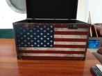 Decoratieve kist met Amerikaanse vlag om dingen op te bergen, Minder dan 50 cm, Minder dan 50 cm, Gebruikt, Ophalen