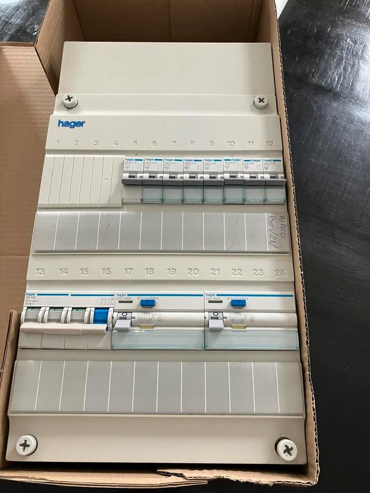Hager 3 fase meterkast met 8 groepen, complete groepenkast, Doe-het-zelf en Verbouw, Elektra en Kabels, Zo goed als nieuw, Overige typen