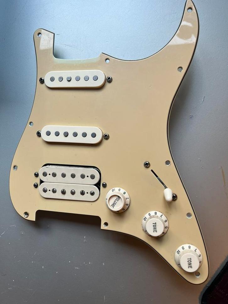 Slagplaat  American De Luxe Stratocaster - USA, Muziek en Instrumenten, Snaarinstrumenten | Gitaren | Elektrisch, Gebruikt, Solid body