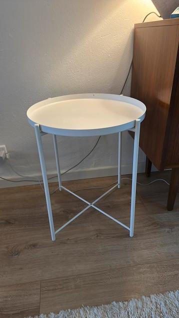 Gladom IKEA salontafel beschikbaar voor biedingen