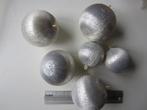 vintage kerstballen 6 zilveren satijnen kerstballen, Ophalen of Verzenden, Gebruikt