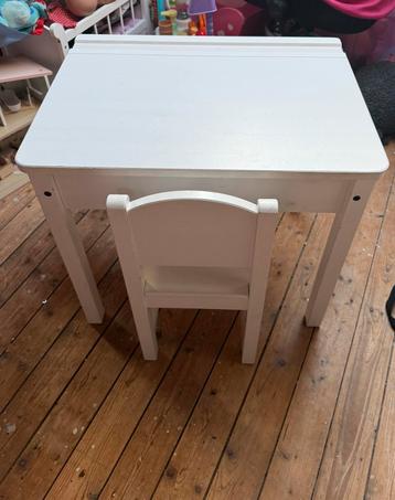 Ikea sundvik schoolbank (tekentafel/bureau) met stoel beschikbaar voor biedingen