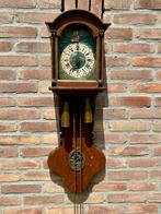 Friese Staartklok met scheepjesmechaniek van massief eiken, Antiek en Kunst, Ophalen of Verzenden