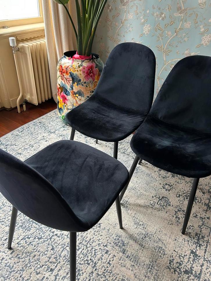 Drie zwarte suede stoelen - gebruikt, Huis en Inrichting, Stoelen, Gebruikt, Drie, Stof, Zwart, Ophalen