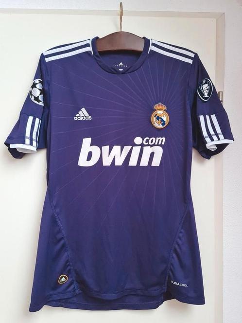 Shirt Real Madrid paars seizoen 2010 / 2011 maat M mooi, Verzamelen, Sportartikelen en Voetbal, Gebruikt, Shirt, Buitenlandse clubs