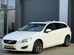 Volvo V60 2.0T Summum / AUTOMAAT / DEALER ONDERHOUDEN / NAP, Auto's, Volvo, Euro 5, 1502 kg, 4 cilinders, Wit