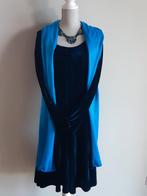 Chique blauw velours avondjurk met stola, Maat 38/40 (M), Nieuw, Onder de knie, Verzenden
