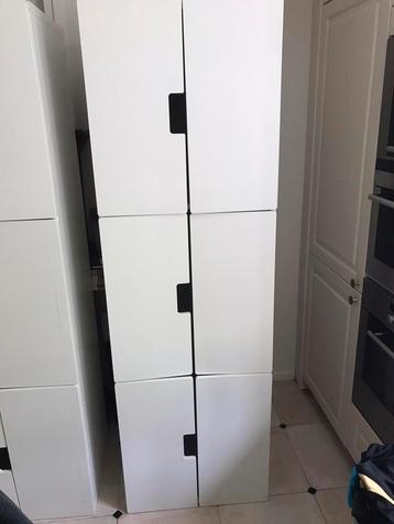 Ikea wandkasten met lades en deurtjes beschikbaar voor biedingen