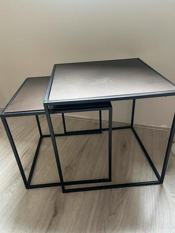 Bijzettafel set van 2 beschikbaar voor biedingen