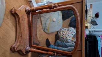 Antieke kapspiegel beschikbaar voor biedingen