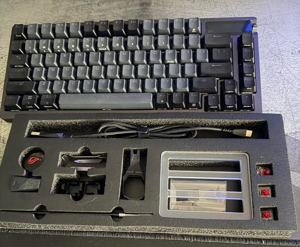 Asus Rog Azoth gaming toetsenbord, Ophalen, Zo goed als nieuw, Gaming toetsenbord