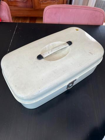Vintage Metalen Broodtrommel beschikbaar voor biedingen