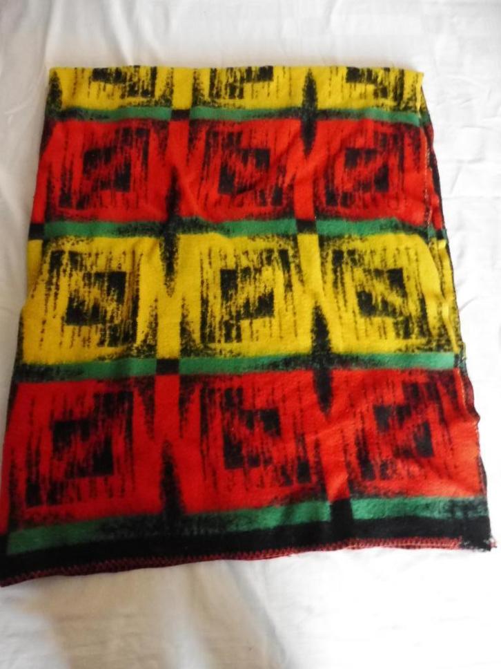 Leuke wollen retro / vintage deken 140 x 180 cm, Huis en Inrichting, Woonaccessoires | Plaids en Woondekens, Zo goed als nieuw