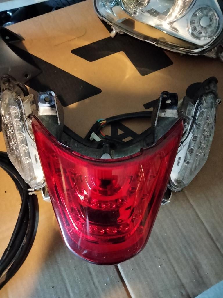 Sym Mio I achterlicht en meer, Ophalen of Verzenden, Gebruikt, Koplamp, Sym