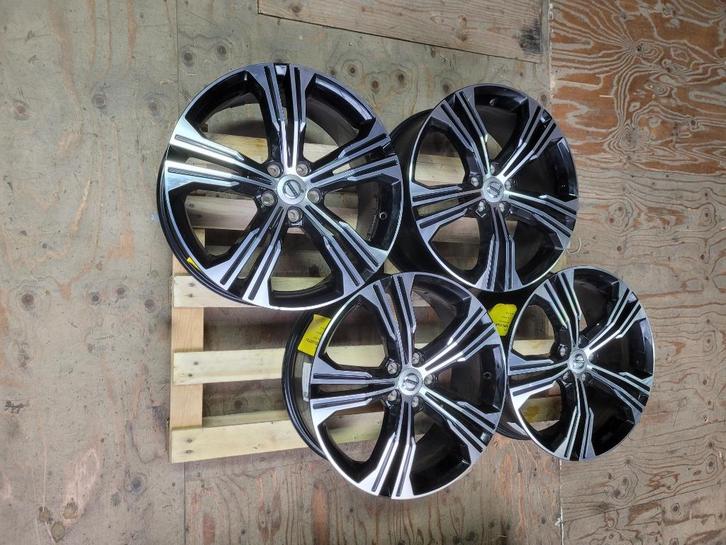 19 Inch Originele Volvo Velgenset 31471556(adv.14), Auto-onderdelen, Banden en Velgen, Velg(en), Zomerbanden, 19 inch, 235 mm