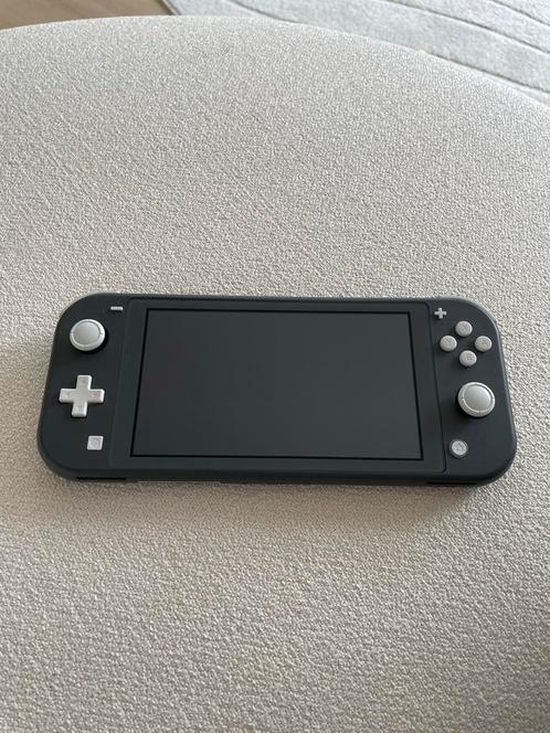 Nintendo Switch Lite - Grijs - Zo goed als nieuw, Spelcomputers en Games, Spelcomputers | Nintendo Switch Lite, Zo goed als nieuw
