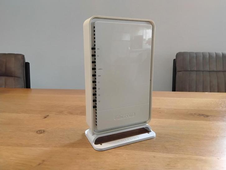 Sitecom X4 N300 router: 300 Mbps WiFi en 1000 Mbps bedraad, Computers en Software, Routers en Modems, Gebruikt, Router, Ophalen of Verzenden
