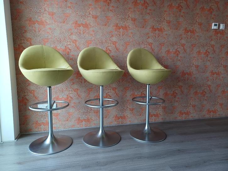 3 mooie luxe design barkrukken kuipstoel model, Huis en Inrichting, Barkrukken, Zo goed als nieuw, 60 tot 90 cm, Leer, Metaal