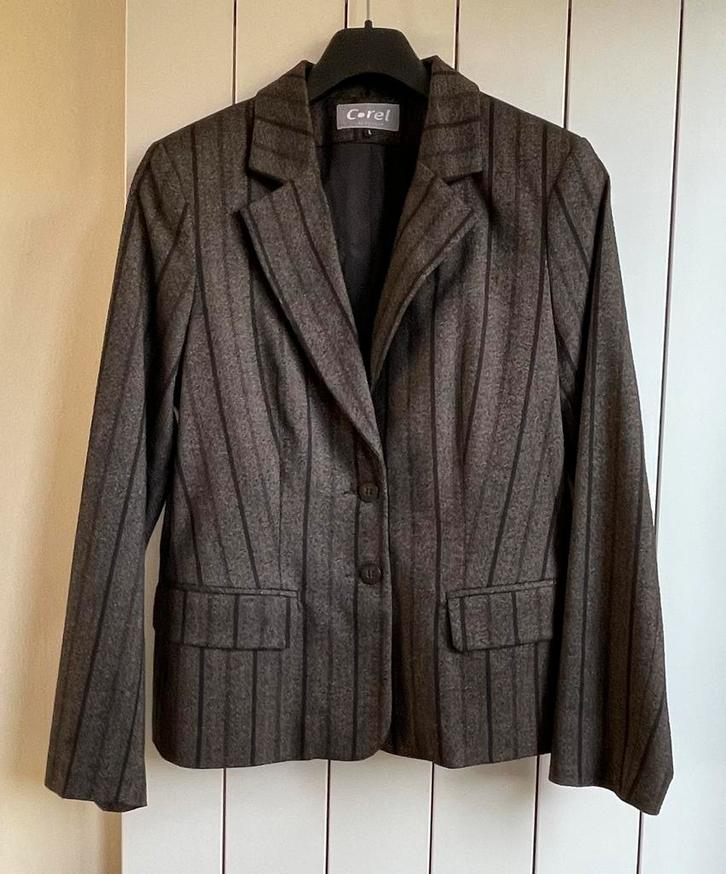 Mooie bruine blazer Corel maat 40 ( L ), Kleding | Dames, Jasjes, Kostuums en Pakken, Nieuw, Maat 38/40 (M), Bruin, Ophalen of Verzenden