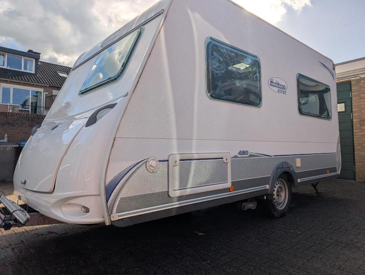 Caravalair Ambiance Style 420 met mover, luifel en voortent, Caravans en Kamperen, Caravans, Particulier, tot en met 4, 750 - 1000 kg