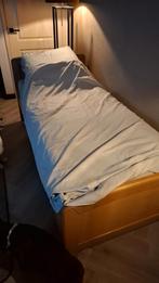 1 persoons bed met elektrisch verstelbare lattenbodem., Ophalen, 90 cm, Eenpersoons, Hout