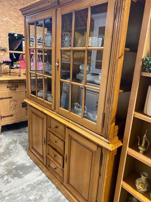 Buffetkast- kringloopwinkel nochris 2.0 st Annaparochie, Huis en Inrichting, Kasten | Buffetkasten, Ophalen