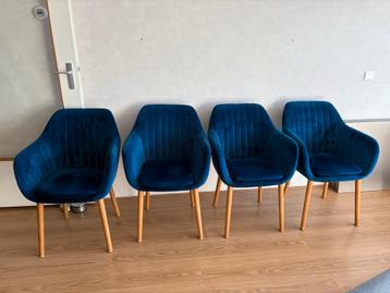 4x Home24 TILANDA Armstoelen - Donkerblauw Fluweel beschikbaar voor biedingen