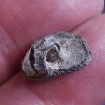 Bodemvondst Friesland: Ruiterknoop Eeuwen Oud, Verzenden