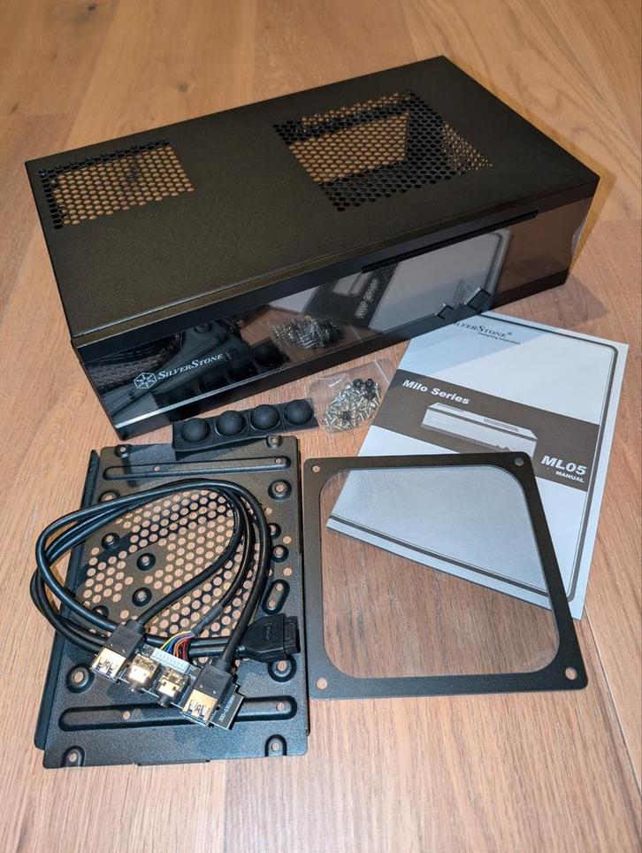 Silverstone ML05B Mini ITX Behuizing +Noctua NF-R8 Redux, Computers en Software, Computerbehuizingen, Gebruikt, Ophalen of Verzenden