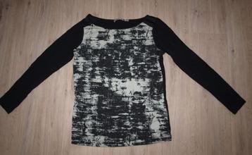 Zwart met Creme Longsleeve Steps (M) beschikbaar voor biedingen