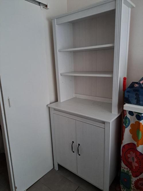 Brusali hoge kast met deur, Huis en Inrichting, Kasten | Kledingkasten, Gebruikt, 150 tot 200 cm, 50 tot 100 cm, 25 tot 50 cm